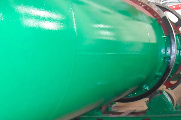 Jak různé metody granulace ovlivňují výkon výrobní linky pro směsná hnojiva?